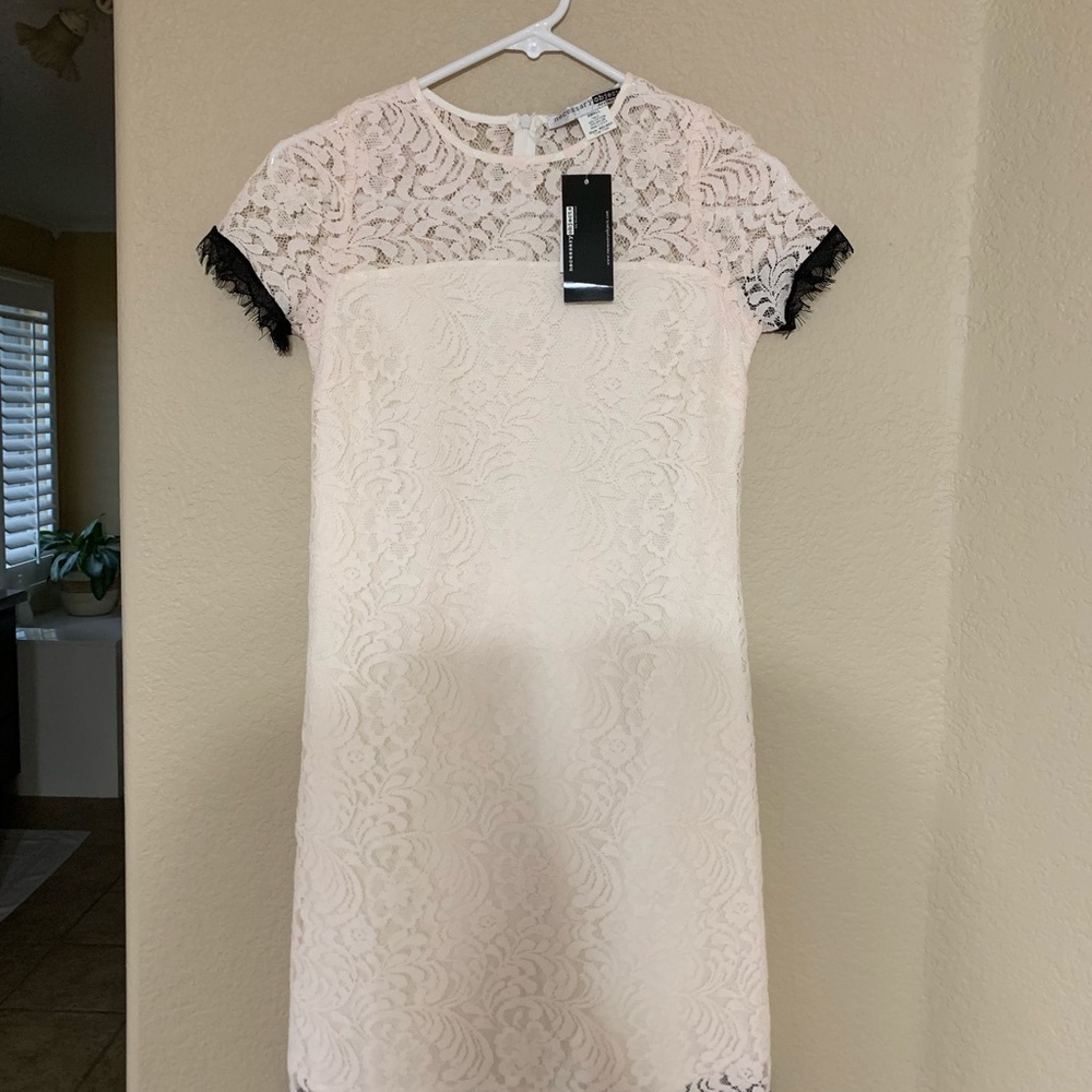 Off-white cream lace dress w/black trim